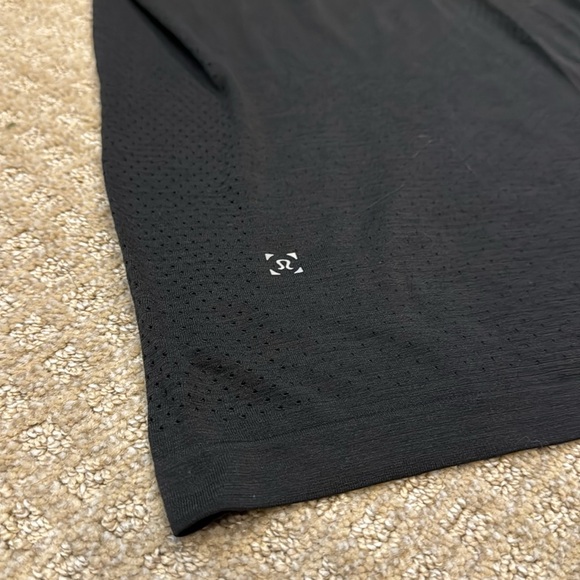 Lululemon Metal Vent Tech Tank Top - Picture 3 of 5